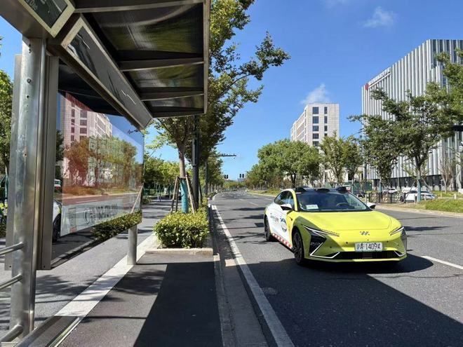 上海临港首批无驾驶人智能网联出租正式接单:稳步推进规模化商业化(图2)